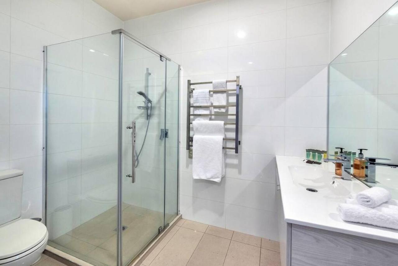 Apartment Spacious 2br Near Westfield Newmarket